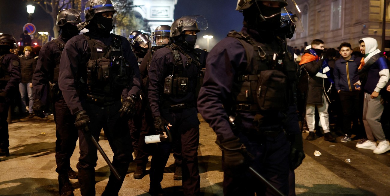 Incidentes en París en los festejos por el pase de Francia a la final del Mundial
