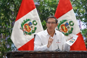 (200317) -- LIMA, 17 marzo, 2020 (Xinhua) -- Imagen proveída por la Agencia Peruana de Noticias Andina, del presidente peruano Martín Vizcarra, hablando en una conferencia de prensa, en Lima, Perú, el 17 de marzo de 2020. Vizcarra dijo el martes que el país se encuentra en la tercera fase del nuevo coronavirus (COVID-19), la cual consiste en el "contagio comunitario". (Xinhua/Prensa Presidencia/ANDINA) (an) (ra) (rtg) (ce)
