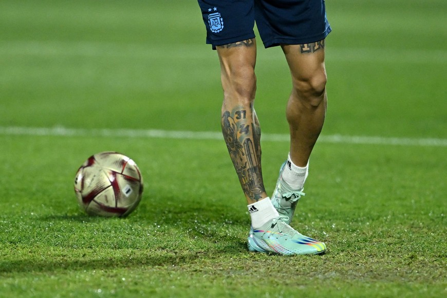 Soccer Football - FIFA World Cup Qatar 2022 - Argentina Training - Qatar University Training Site 3, Doha, Qatar - December 17, 2022
General view of the legs of Argentina's Angel Di Maria during training REUTERS/Dylan Martinez