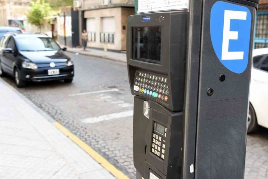 Con estas acciones se genera una mayor oferta de estacionamiento, se reduce la circulación en busca de dichos lugares y se evita la congestión vehicular en el entorno. Foto: Municipalidad