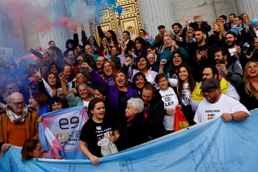 La Cámara de Diputados de España aprobó la “Ley trans” - El Litoral