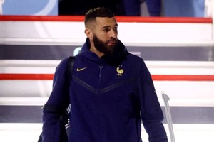 Karim Benzema continuará su temporada en el Real Madrid para defender la corona de UEFA Champions League. Crédito: Reuters