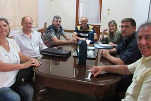 En dicha reunión se acordaron detalles para la firma de un convenio entre ambas partes para avanzar en el objetivo de lograr ciudades más resilientes a los cambios climáticos y más sustentables, con conciencia ambiental y responsabilidad social. Foto: UNL