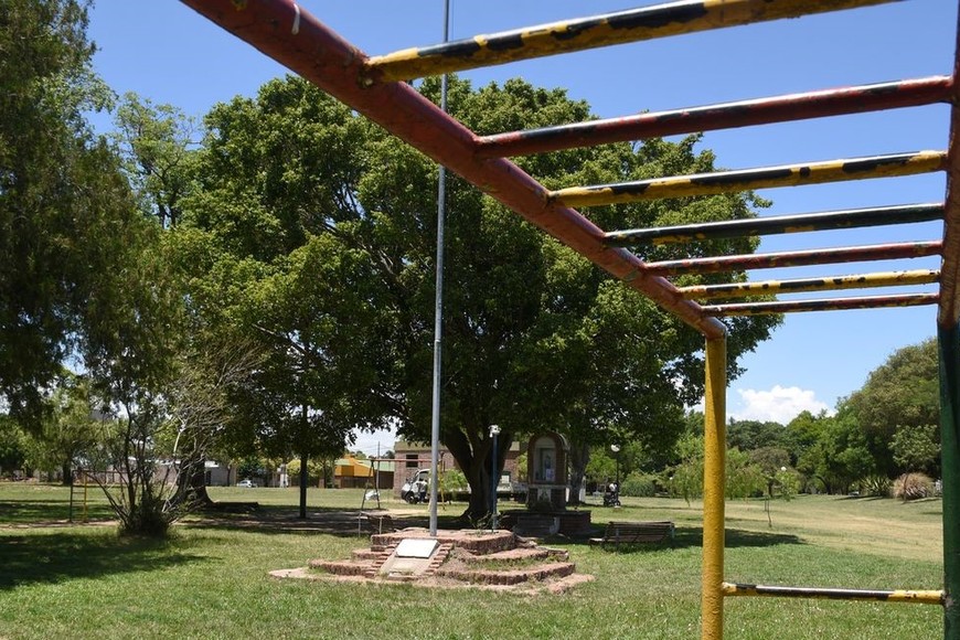 Con la puesta en valor de la plazoleta Chaplin buscarán jerarquizar este espacio público que se une a los Paseos Escalante y Vélez Sarsfield. Foto: Mauricio Garín