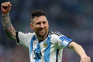 Los creadores de las ojotas que usa Messi son un grupo de argentinos.Créditos: Reuters