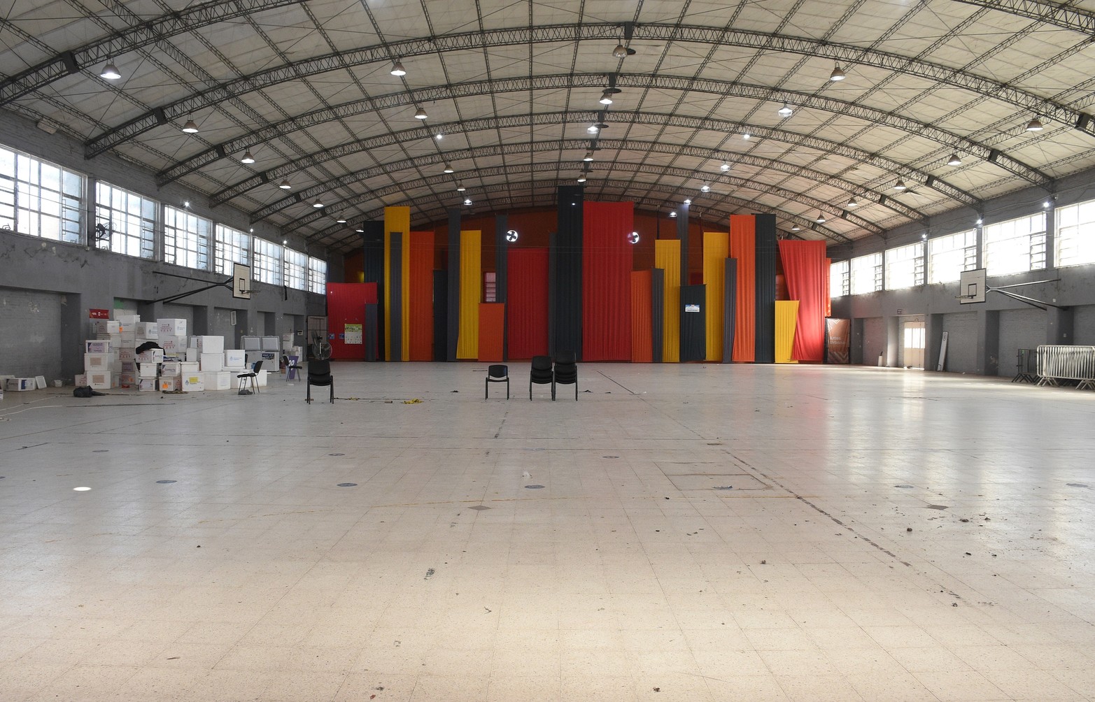 Un hito en la pandemia. Cerró La Esquina Encendida, el último gran vacunatorio covid de la ciudad de Santa Fe.