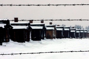 Vista general del campo de concentración de Auschwitz el domingo 28 de enero de 2007, durante las celebraciones del LXII aniversario de su liberación.  Foto: Archivo El Litoral / EFE