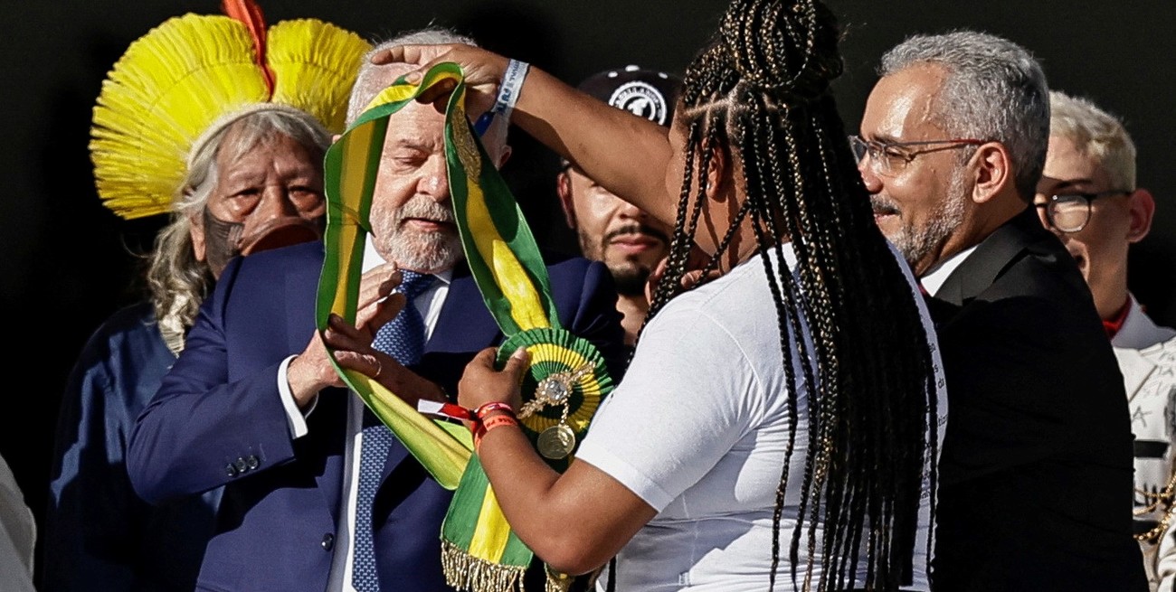 El Presidente Lula prometió acabar con el hambre, deforestación y "aislamiento de Brasil"
