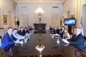 La reunión entre el presidente Alberto Fernández y los gobernadores que apoyaron el juicio político. Crédito: Télam
