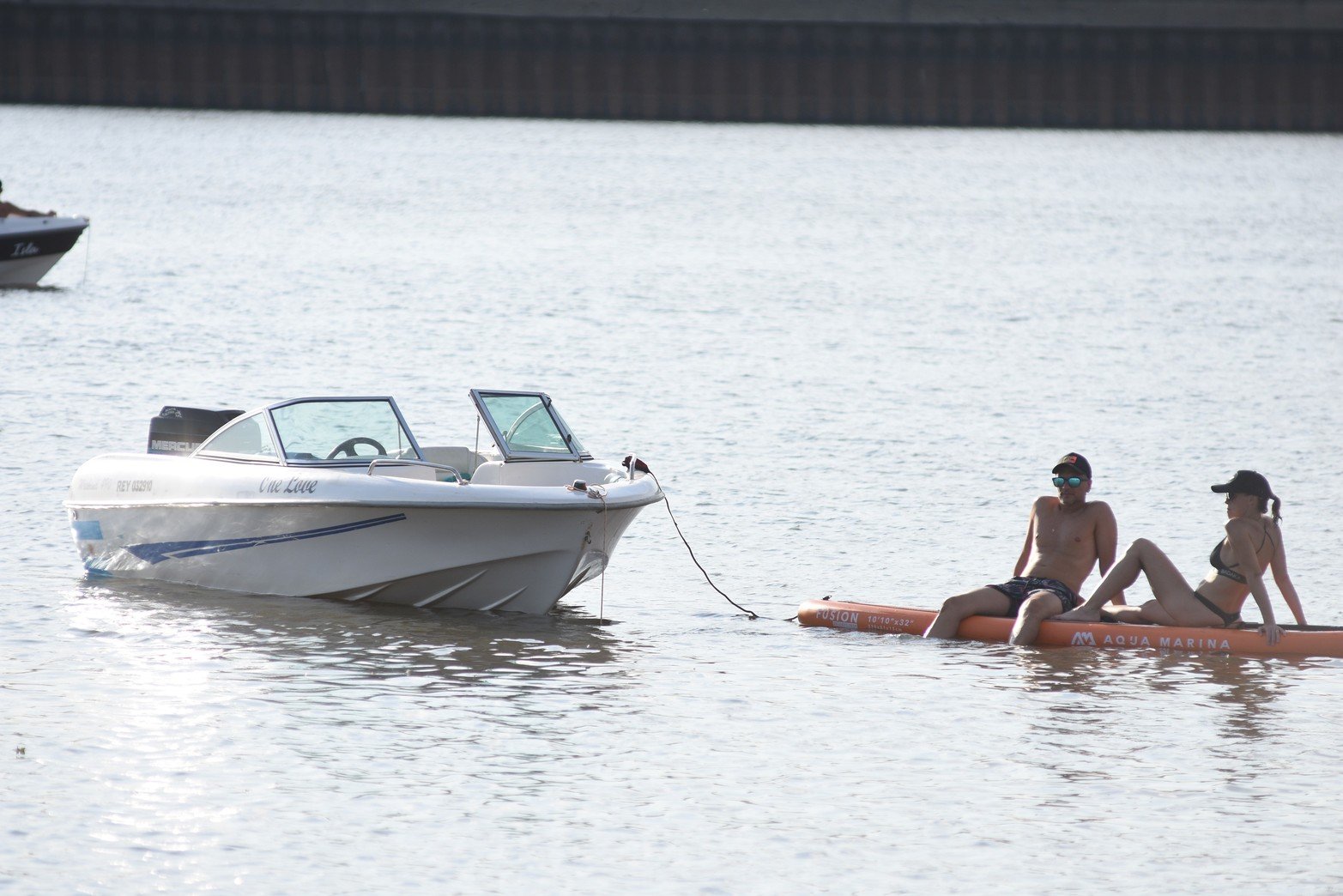 Tarde de playa en el balneario Costanera Este. Foto: Manuel Fabatía