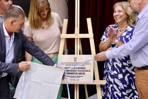 Tras 20 años, Las Parejas vuelve a tener un servicio de Maternidad y Pediatría permanentes, lo cual le brinda la posibilidad de asistir nacimientos tanto en la ciudad como en la región, gracias a la gestión y la firme respuesta del gobierno provincial a esta demanda. Foto: Gobierno de Santa Fe