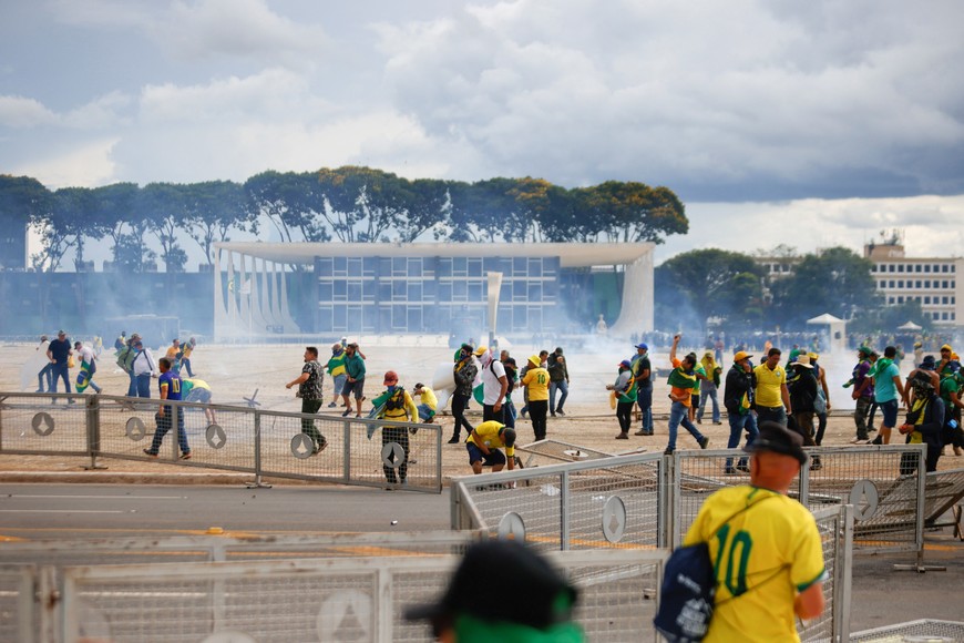 Supporters of Brazil's former President Jair Bolsonaro demonstrate against President Luiz Inacio Lula da Silva, outside Brazil’s National Congress in Brasilia, Brazil, December 8, 2023. REUTERS/Adriano Machado