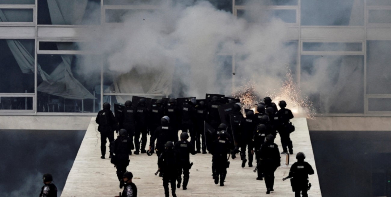 Brasil investiga quién dirigió los disturbios y ordenaron suspender cuentas que se manifiestan a favor del ataque