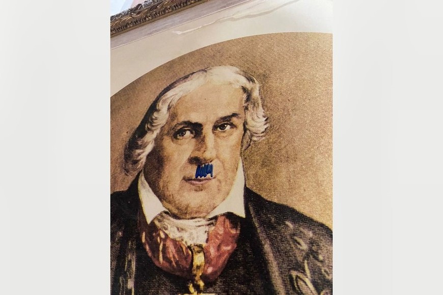 Destrozos en Brasilia: El retrato de José Bonifácio de Andrada, “O Patriarca da independência”, del artista Oscar Pereira da Silva y hecho en 1922: pintado.