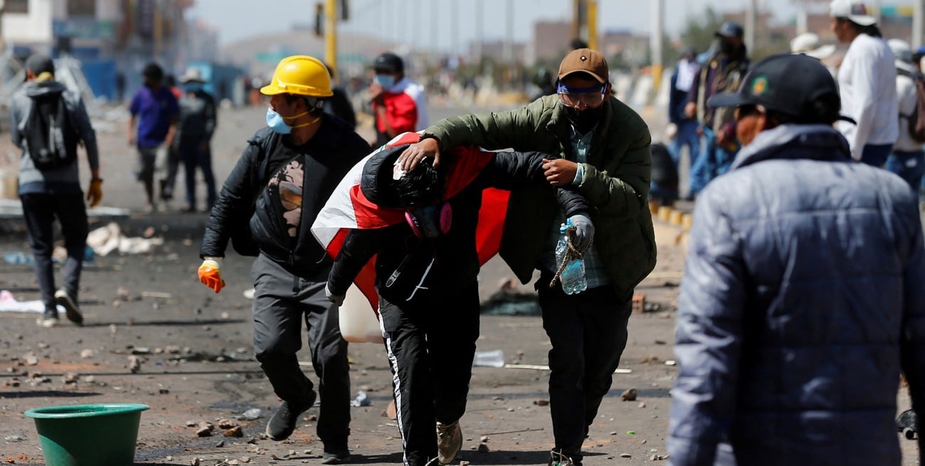 Uno de los tantos heridos. Crédito: Hugo Courotto / Reuters