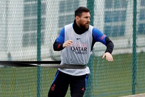 Messi entrenando nuevamente en el club parisino. Crédito: Reuters