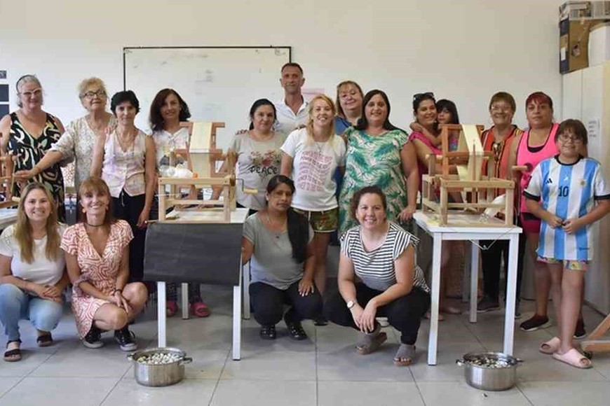 Estas mujeres forman parte de "Proyecto Seda" en Rafaela. Se trata de una iniciativa de carácter regional que cuenta con financiamiento internacional y tiene una alta articulación entre instituciones público-privadas.