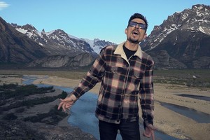 Videoclip de "Temblar", del cantautor santafesino Bochi Búsico, filmado en El Chaltén, Santa Cruz.