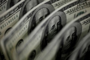 Plazo fijo o dólar, el debate de los ahorristas argentinos. Crédito: Reuters.