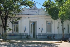 Una mujer fue asaltada por dos sujetos cuando conducía su bicicleta.