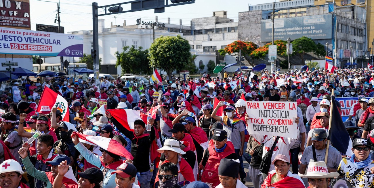 Perú: realizan nueva marcha nacional para que "cese la represión criminal"