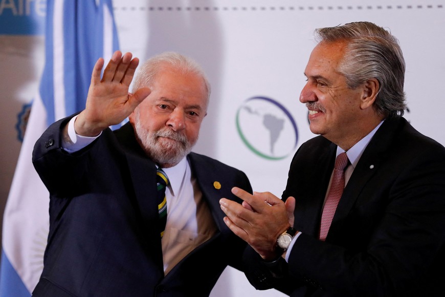 Argentina's President Alberto Fernandez and Brazil's President Luiz Inacio Lula da Silva meet at the 7th Heads of State and Government Summit of the Community of Latin American and Caribbean States (CELAC), in Buenos Aires, Argentina, January 24, 2023. REUTERS/Agustin Marcarian