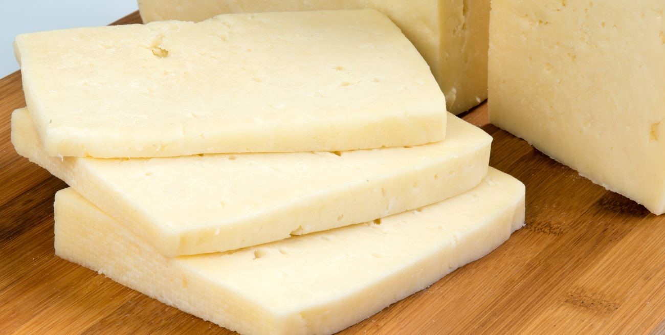 Se prohibió la venta de un queso cremoso por ser un riesgo para la salud  