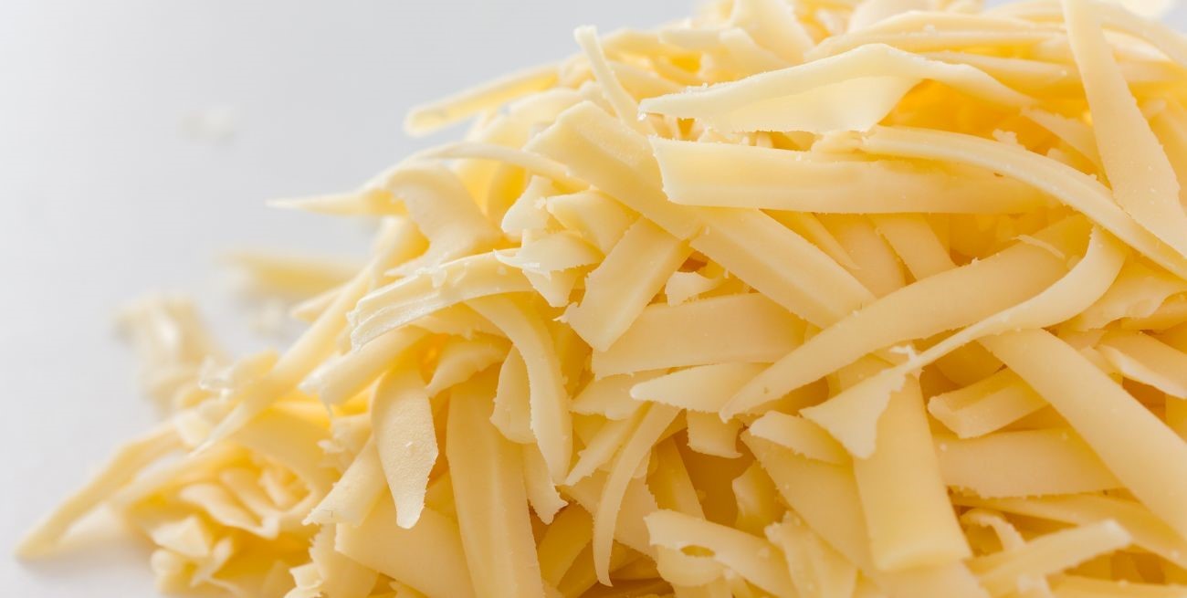 Se prohibió la venta de un queso rallado vegano, un aceite de girasol, un vinagre y un snack
