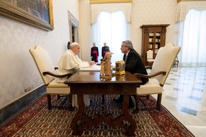Pope Francis speaks with Argentina's President Alberto Fernandez during a private audience at the Vatican, January 31, 2020. Vatican Media/Handout via REUTERS. THIS IMAGE HAS BEEN SUPPLIED BY A THIRD PARTY.
