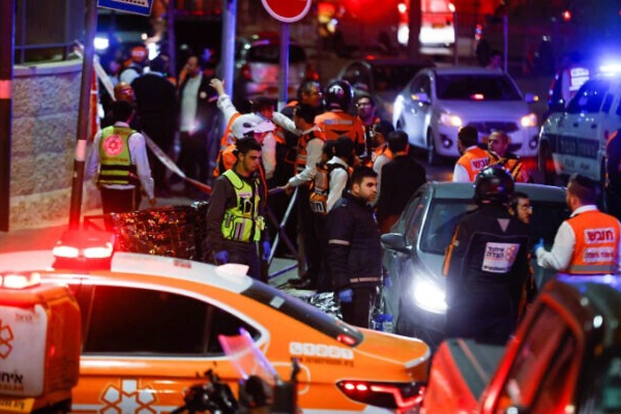 Las autoridades identificaron al atacante como un palestino de 21 años.