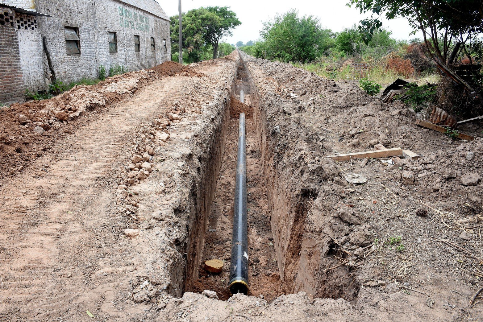 Gasoducto Gran Santa Fe: ya se enterraron más de 3 kilómetros de cañería sobre los 47 que tiene la obra. Foto Guillermo Di Salvatore
