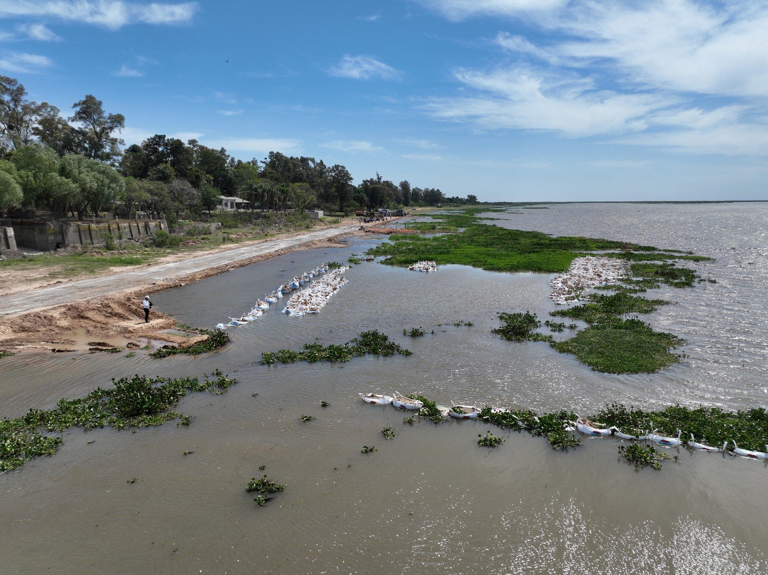 25 de octubre de 2022. La construcción del terraplén se tuvo que parar por la crecida del río Paraná.