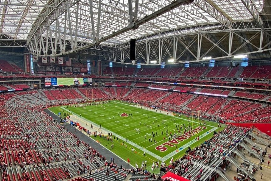 State Farm Stadium, la casa de los Arizona Cardinals, desde dentro. Crédito: John Martinez Pavliga