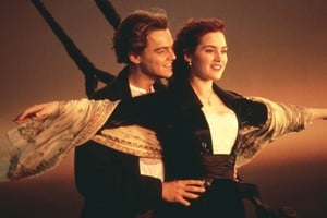Leonardo DiCaprio y Kate Winslet constituyeron una pareja icónica, la química entre ambos atraviesa la pantalla. Pero los méritos de “Titanic” están en el trabajo de reconstrucción del majestuoso “barco de los sueños”. Foto: Paramount Pictures, 20th Century Fox, Lightstorm Entertainment