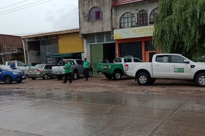 Camionetas de la GSI se llevaron la carne secuestrada. Foto: Gentileza