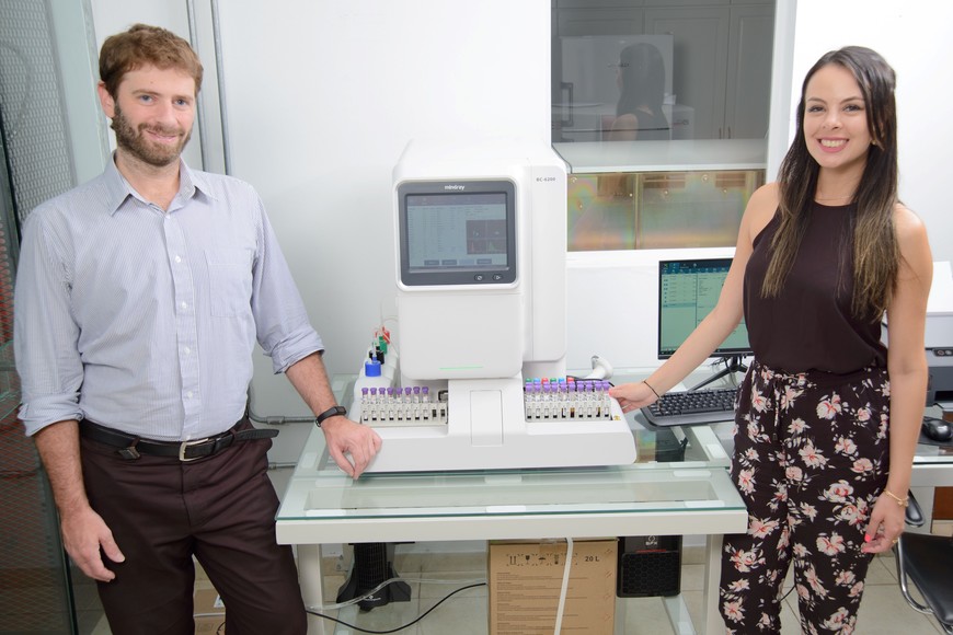 Lcdo. Andrés valero, representante Comercial de la región NeA. Lcda. flor rubio – Gerente de Producto.