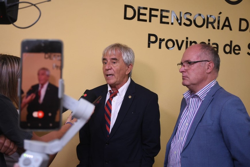 Los bares y restaurantes, obligados a ofrecer agua de red. Guillermo Di Salvatore