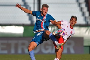 Ambos siguen sin ganar en este torneo. Crédito: Eliana Obregón / Télam