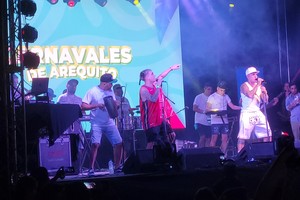 “El Polaco” brindó un show especial en los Carnavales de Arequito.