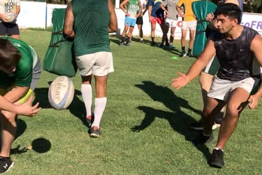 En acción. El Plantel Superior de CRAR en una de las prácticas llevadas a cabo en la cancha principal del Club. Crédito: Prensa CRAR.