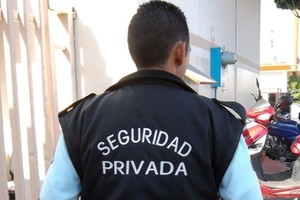 La víctima relató que se dirigía a su trabajo cuando fue abordado por un masculino al que no conoce, el cual le sustrajo una mochila.