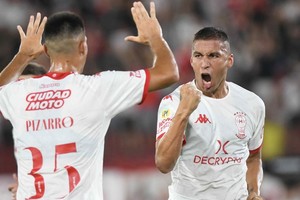 El festejo del "Globo" que despegó con arranque perfecto. Crédito: Alfredo Luna / Télam