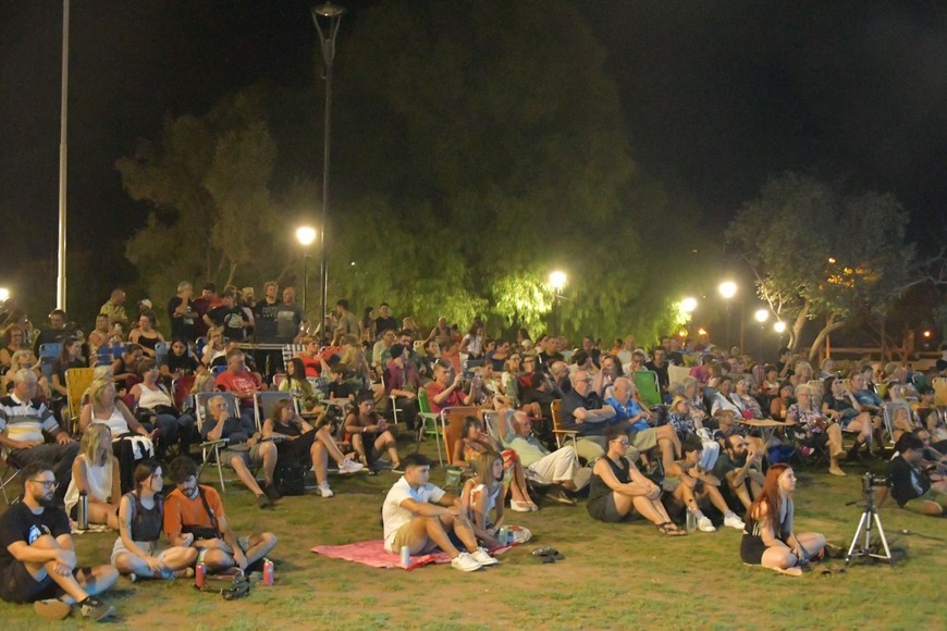Mucha gente acompañó a Leo Genovese en su regreso a la ciudad. Crédito: Municipalidad de Venado Tuerto.
