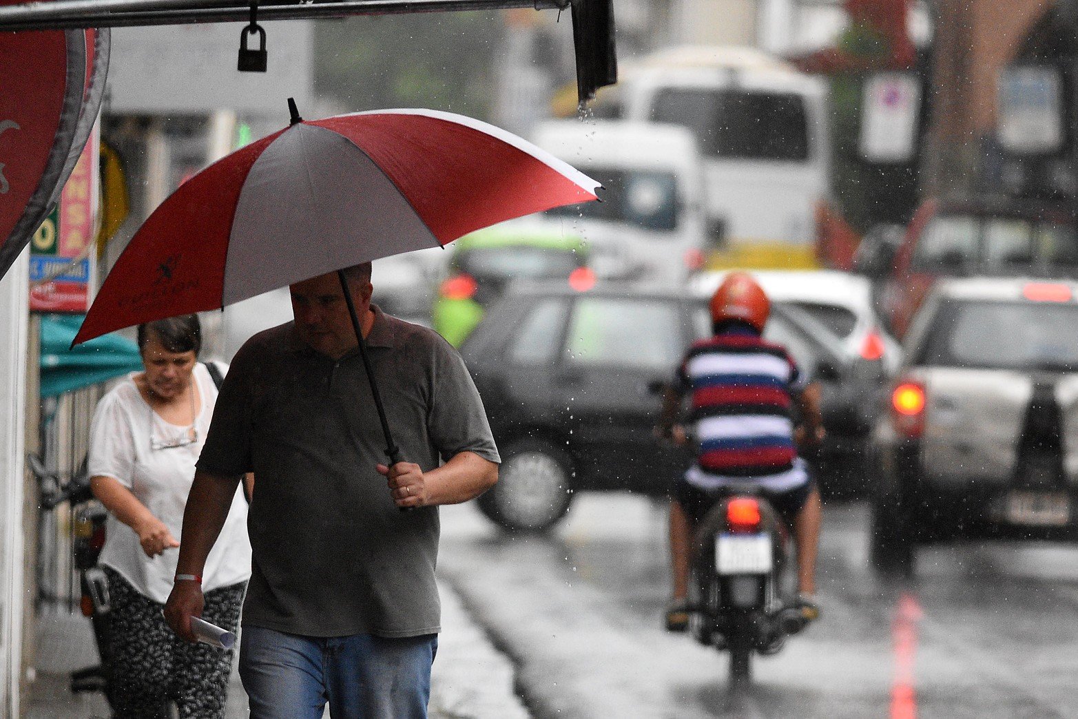 El pronóstico extendido indica que para el martes se espera una mínima de 21° y una máxima de 33° con alta probabilidad de tormentas aisladas a lo largo de todo el día.