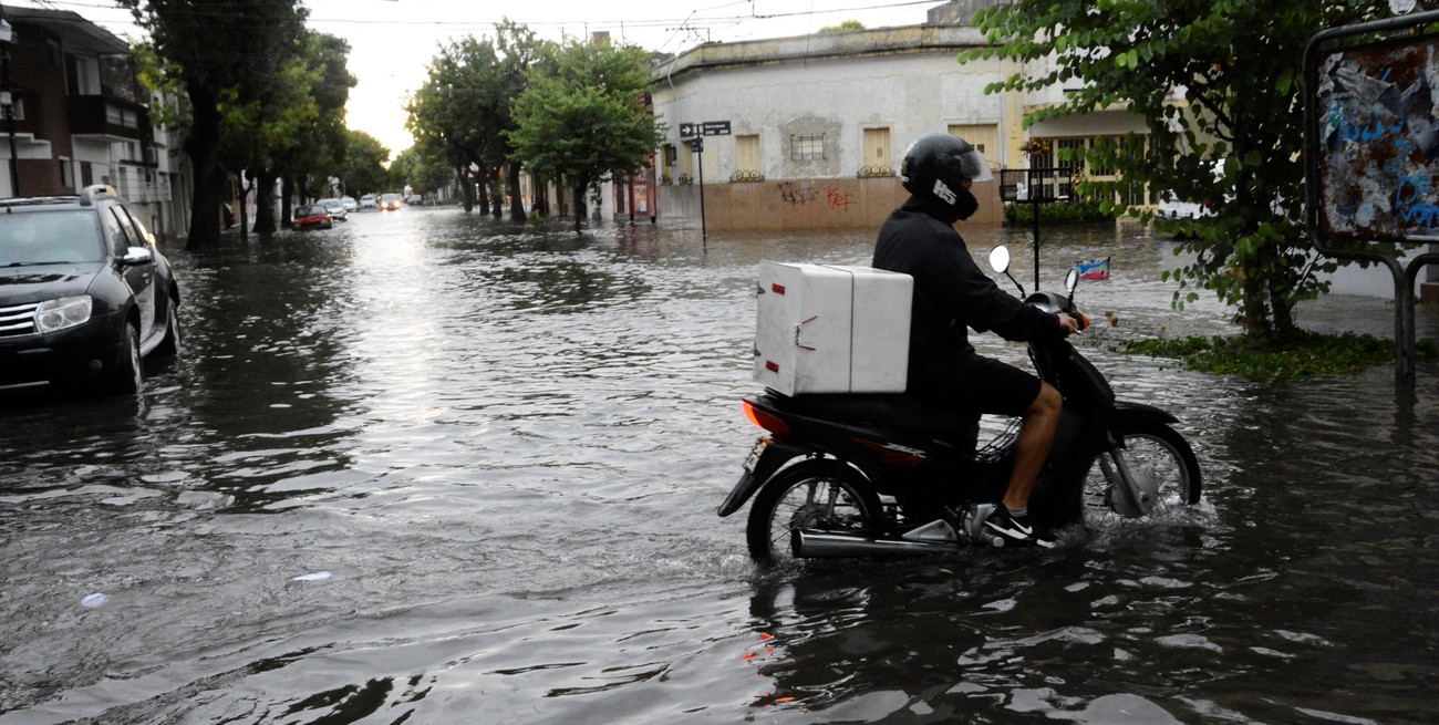 Silvina Serra: "El temporal superó más de cuatro veces la capacidad de drenaje de la ciudad de Santa Fe"