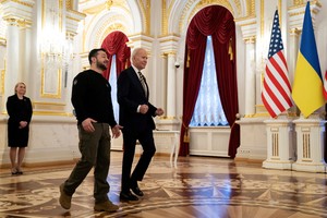 U.S. President Joe Biden meets with Ukrainian President Volodymyr Zelenskyy at Mariinsky Palace on an unannounced visit in Kyiv, Ukraine February 20, 2023. Evan Vucci/Pool via REUTERS