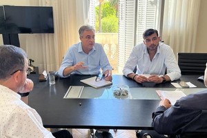 "Con Claudio Brilloni pudimos trabajar en forma colaborativa cuando estaba a cargo de la Región XIII de Gendarmería Nacional. En aquel momento firmamos un convenio y llegaron 30 agentes a la ciudad", recordó Luis Castellano.