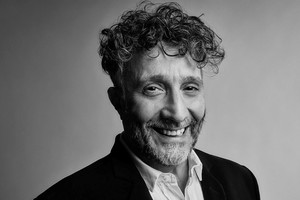 El artista rosarino se presentará el sábado 29 de abril a las 21 hs en el emblemático escenario de la Estación Belgrano (Bv. Gálvez 1150). Foto: Gentileza Sebastián Arpesella