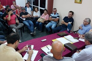 “Los camiones cisternas no alcanzan y se están contratando nuevas unidades, pero se debe tener en cuenta que este operativo es un paliativo pero no una solución”, aclararon.