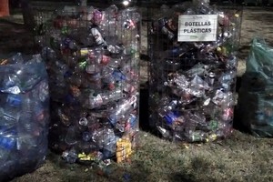 Autoridades destacaron la cooperación del público y el interés de los feriantes, que en buen número se acercaron a la estación emplazada en el Campo de la Gloria con el propósito de integrarse a la red de “Emprendedores Recicladores”.